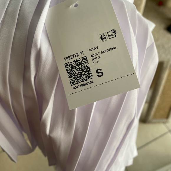 White Tennis Skirt - Picture 2 of 2